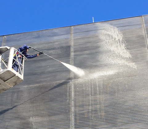 High Pressure Cleaning of Buildings: HSG Fights Grime! - post